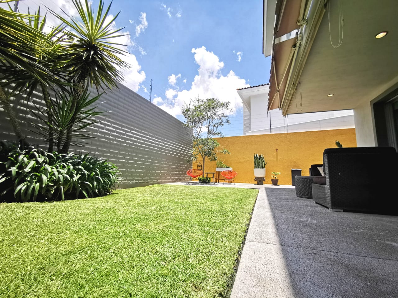 Casa en venta en Av.,Vallarta,Y,Av.,Inglaterra 1, Colonia puertas del