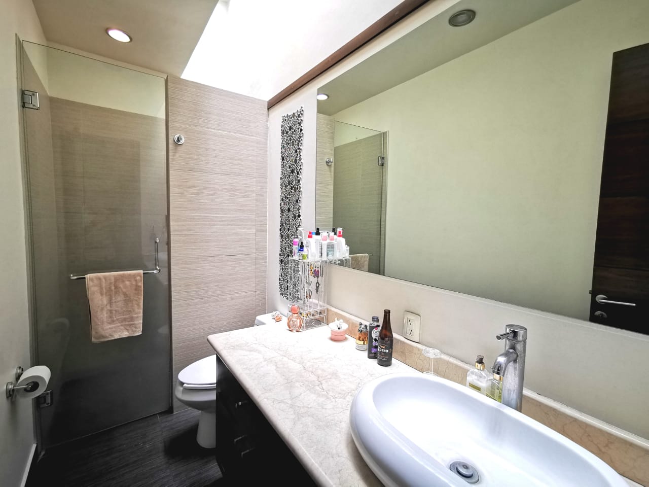 Casa en venta en Av.,Vallarta,Y,Av.,Inglaterra 1, Colonia puertas del