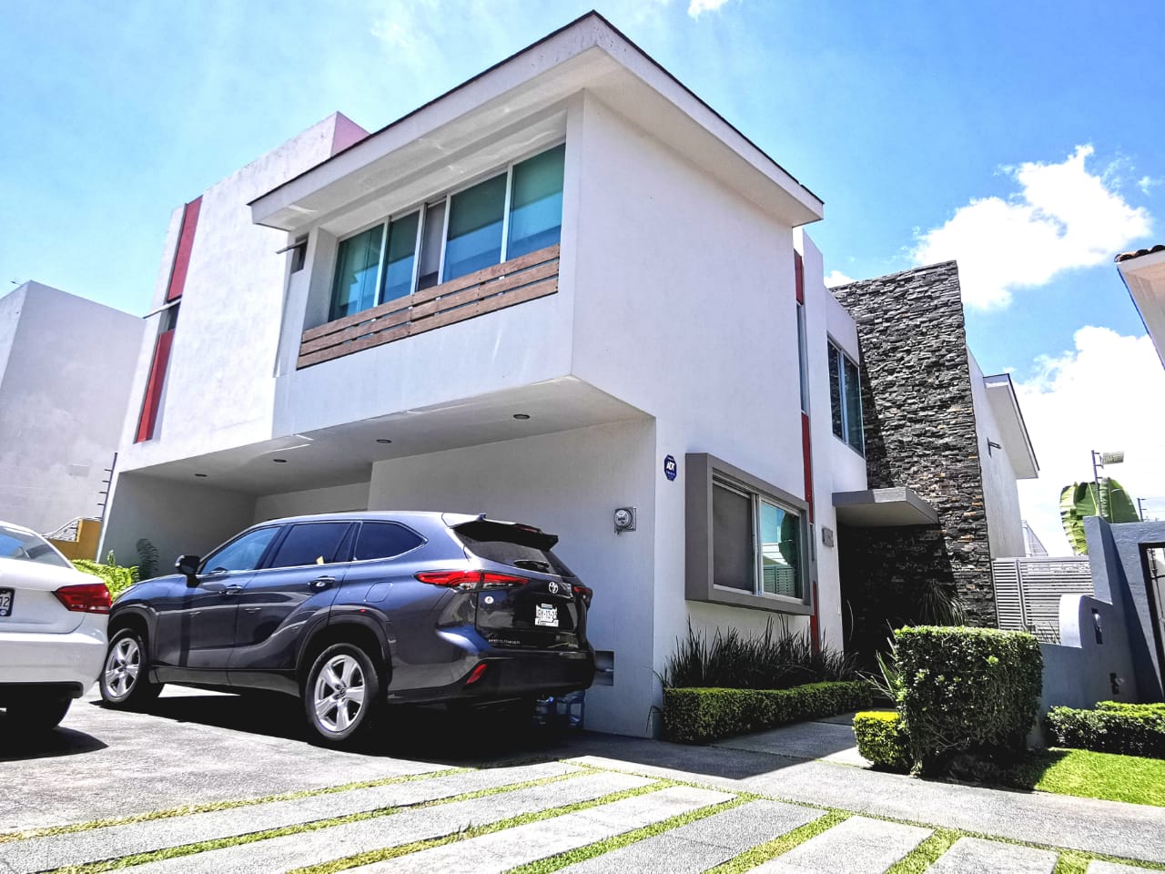 Casa en venta en Av.,Vallarta,Y,Av.,Inglaterra 1, Colonia puertas del