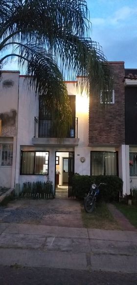 Casa en renta en Circuito,Reino,De,Belgica 50, Fraccionamiento real del