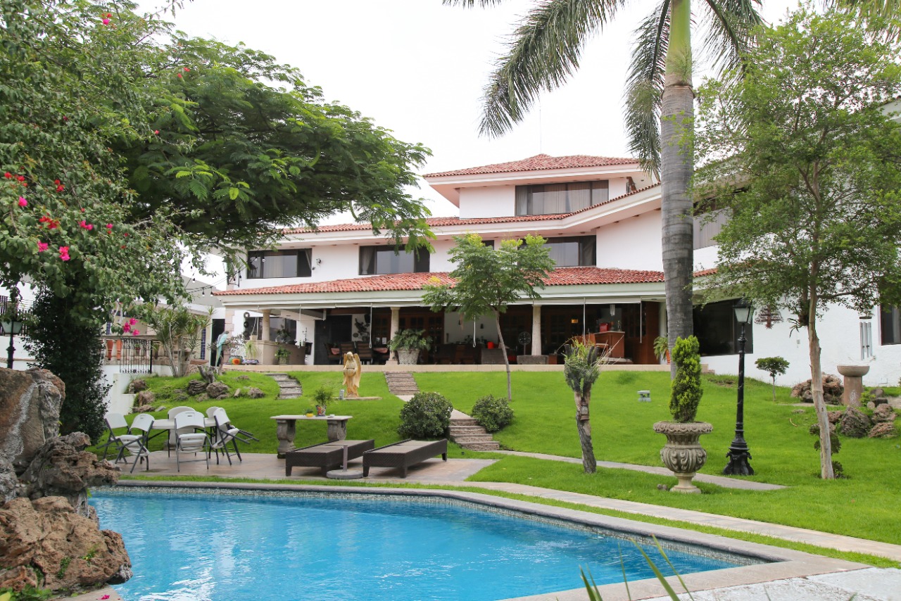 Casa en venta en Vista,Alegre 300, Colonia lomas del valle, Zapopan