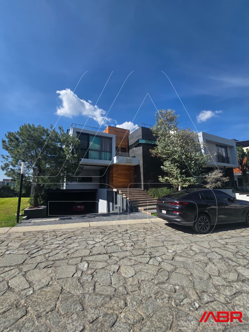 RESIDENCIA EN VENTA EN PUERTA LAS LOMAS CON 4 RECAMARAS Y SALON DE JUEGOS O CINE · foto 2